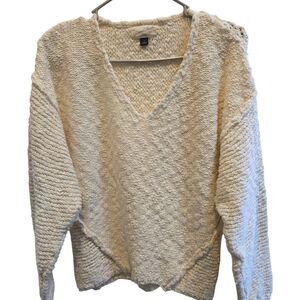 Universal Thread Cream V-Neck Sweater with Chevron Knit